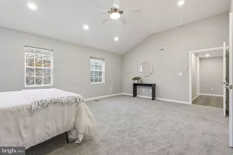 Entry Way - 3604 12 White Ave, Baltimore, MD 21206 photo 3 of 6