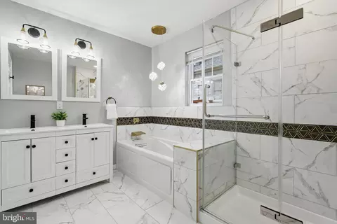 Bath - 3604 12 White Ave, Baltimore, MD 21206 photo 2 of 4