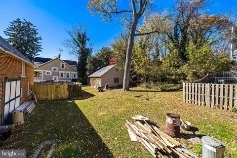 Exterior - 4111 Hamilton Ave, Baltimore, MD 21206 photo 21 of 23