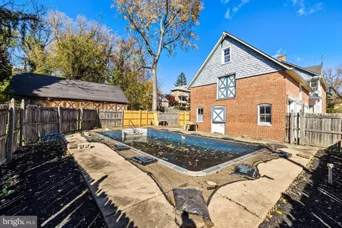 Exterior - 4111 Hamilton Ave, Baltimore, MD 21206 photo 12 of 23