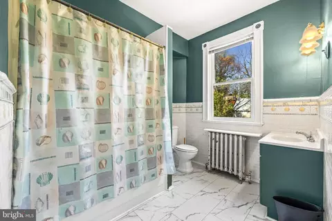 Bath - 4111 Hamilton Ave, Baltimore, MD 21206 photo 2 of 2