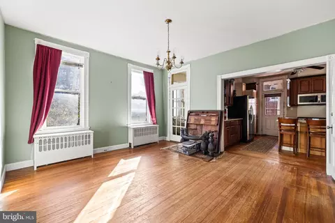 Living - 4111 Hamilton Ave, Baltimore, MD 21206 photo 5 of 7