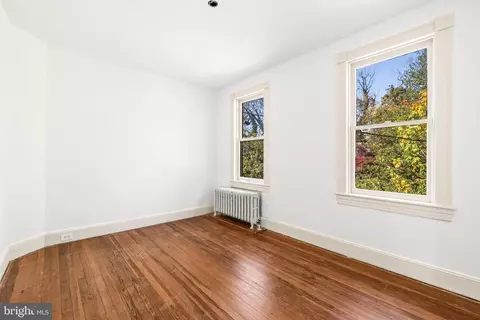 Bedroom - 4111 Hamilton Ave, Baltimore, MD 21206 photo 6 of 8