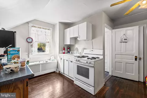 Kitchen - 4111 Hamilton Ave, Baltimore, MD 21206 photo 4 of 4