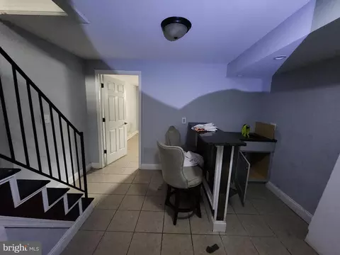 Entry Way - 39 S Highland Ave, Baltimore, MD 21224 photo 8 of 10