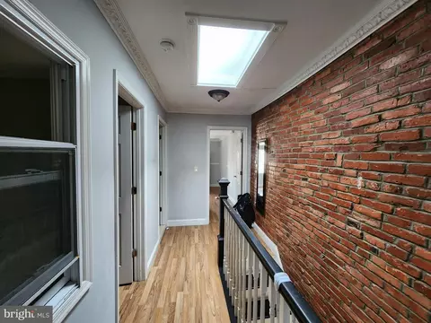 Entry Way - 39 S Highland Ave, Baltimore, MD 21224 photo 5 of 10