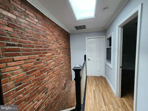 Entry Way - 39 S Highland Ave, Baltimore, MD 21224 photo 6 of 10