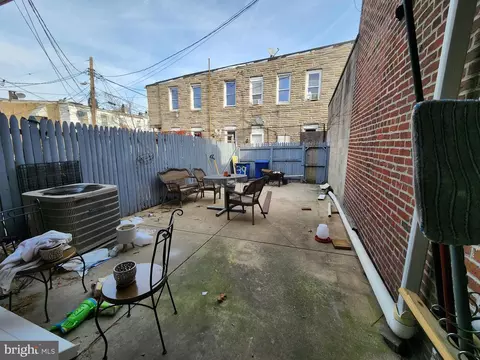Exterior - 39 S Highland Ave, Baltimore, MD 21224 photo 2 of 2