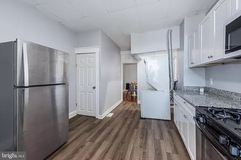 Entry Way - 2826 Riggs Ave, Baltimore, MD 21216 photo 2 of 2