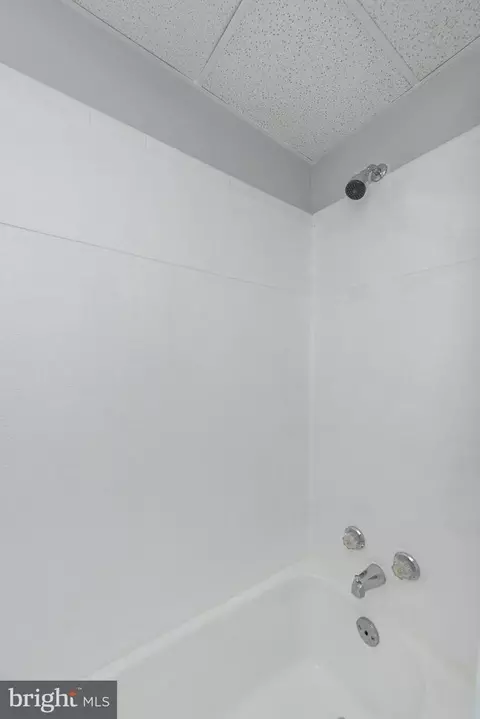 Bath - 2826 Riggs Ave, Baltimore, MD 21216 photo 2 of 2