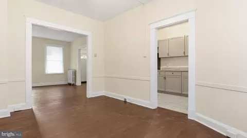 Entry Way - 3324 Cliftmont Ave, Baltimore, MD 21213 photo 4 of 14
