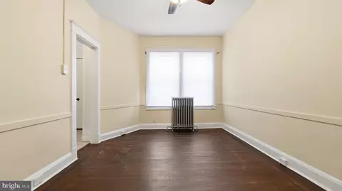 Living - 3324 Cliftmont Ave, Baltimore, MD 21213 photo 4 of 5