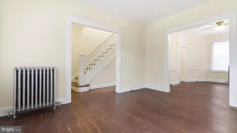 Living - 3324 Cliftmont Ave, Baltimore, MD 21213 photo 2 of 5