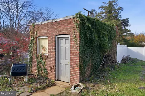 3901 Biddison Ln, Baltimore, MD 21206 photo 34