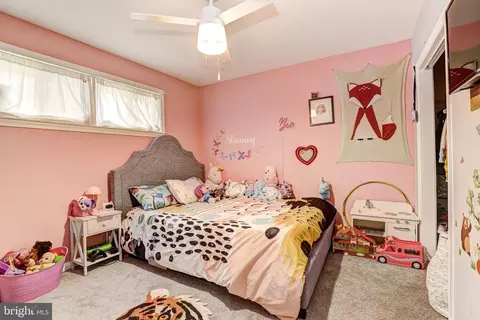 Bedroom - 1407 Redfern Ave, Baltimore, MD 21211 photo 2 of 5