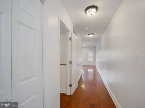 Entry Way - 1705 E Chase St, Baltimore, MD 21213 photo 2 of 7