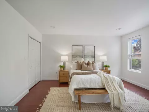 Bedroom - 1705 E Chase St, Baltimore, MD 21213 photo 5 of 8