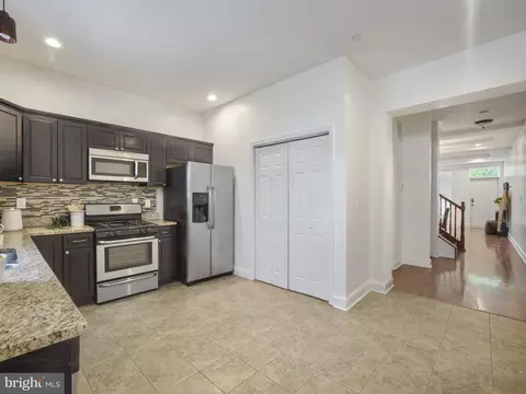 Entry Way - 1705 E Chase St, Baltimore, MD 21213 photo 1 of 7