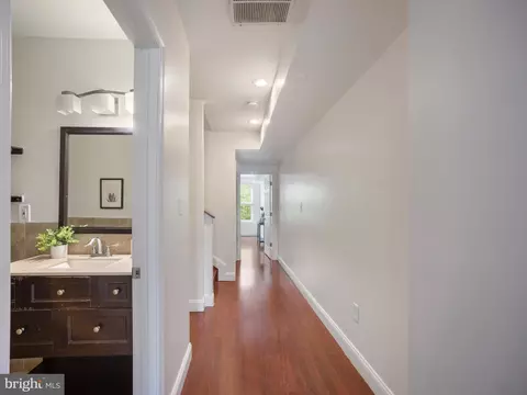 Entry Way - 1705 E Chase St, Baltimore, MD 21213 photo 6 of 7