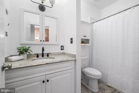Bath - 1117 William St, Baltimore, MD 21230 photo 1 of 2