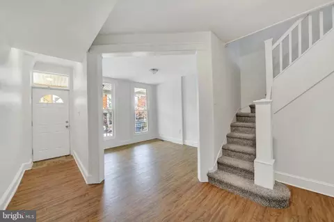 Entry Way - 320 Ilchester Ave, Baltimore, MD 21218 photo 2 of 7