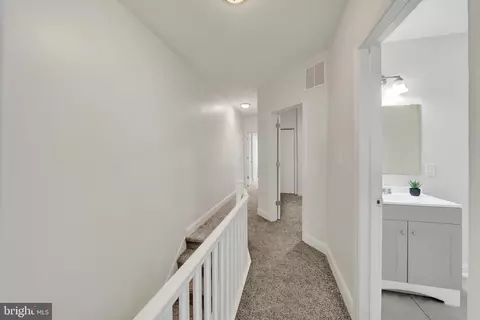 Entry Way - 320 Ilchester Ave, Baltimore, MD 21218 photo 6 of 7