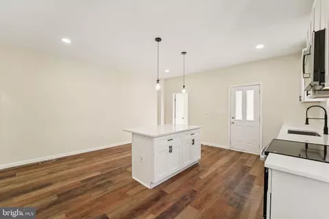 Entry Way - 3603 Springdale Ave, Baltimore, MD 21216 photo 4 of 7