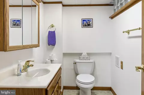 Bath - 5402 Creston Ave, Baltimore, MD 21214 photo 2 of 2