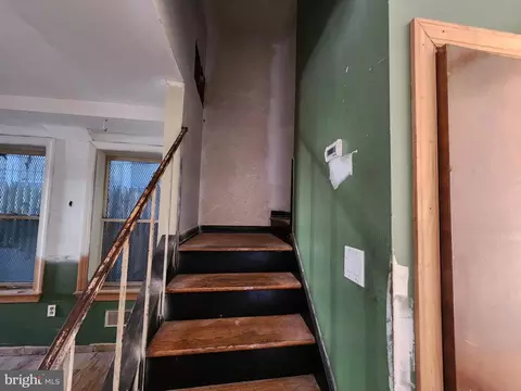 Entry Way - 1514 E Madison St, Baltimore, MD 21205 photo 1 of 9
