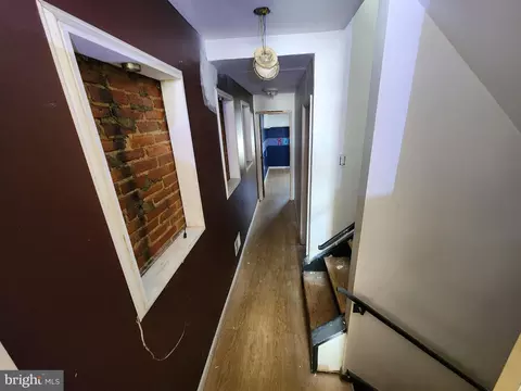 Entry Way - 1514 E Madison St, Baltimore, MD 21205 photo 5 of 9