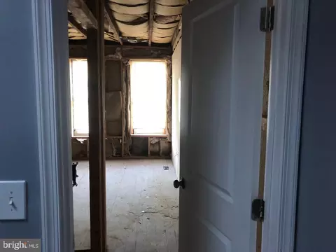 Entry Way - 20 N Gilmor St, Baltimore, MD 21223 photo 6 of 8
