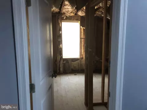 Entry Way - 20 N Gilmor St, Baltimore, MD 21223 photo 7 of 8