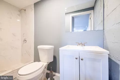 Bath - 1710 Wickes Ave, Baltimore, MD 21230 photo 2 of 2