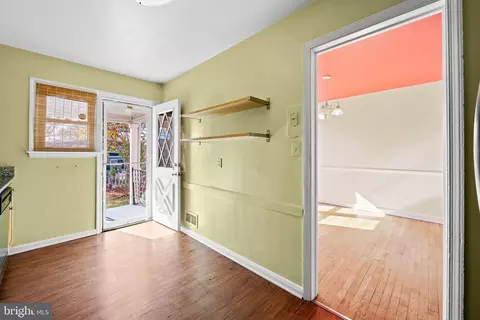 Entry Way - 1027 Evesham Ave, Baltimore, MD 21212 photo 2 of 3