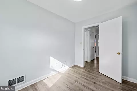 Entry Way - 1027 Evesham Ave, Baltimore, MD 21212 photo 3 of 3