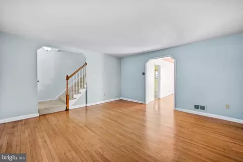 Living - 1027 Evesham Ave, Baltimore, MD 21212 photo 2 of 3
