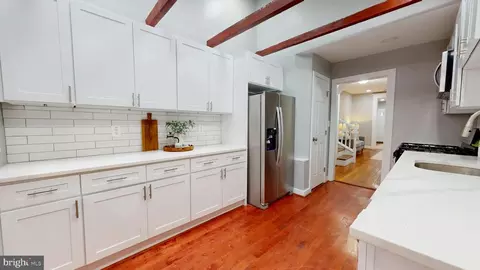 Entry Way - 1912 E Pratt St, Baltimore, MD 21231 photo 5 of 7
