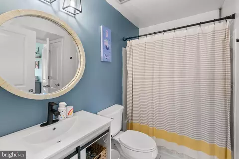 Bath - 1338 Lowman St, Baltimore, MD 21230 photo 5 of 5