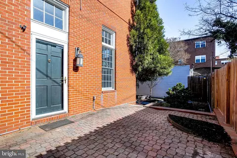 Exterior - 815 S Sharp St, Baltimore, MD 21230 photo 3 of 6