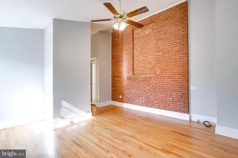 Living - 815 S Sharp St, Baltimore, MD 21230 photo 4 of 4