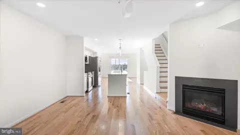 Entry Way - 4611 Dillon St, Baltimore, MD 21224 photo 1 of 7