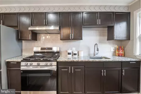 Kitchen - 4801 Sinclair Ln, Baltimore, MD 21206 photo 2 of 3