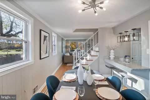 Dining - 4801 Sinclair Ln, Baltimore, MD 21206 photo 2 of 4