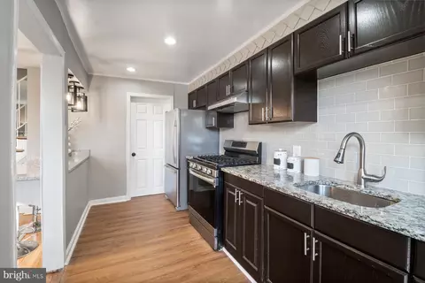 Kitchen - 4801 Sinclair Ln, Baltimore, MD 21206 photo 3 of 3