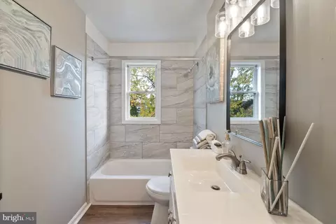 Bath - 4801 Sinclair Ln, Baltimore, MD 21206 photo 1 of 1