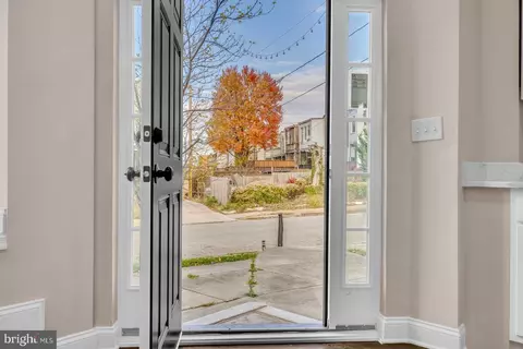Entry Way - 2045 E 31st St, Baltimore, MD 21218 photo 10 of 15