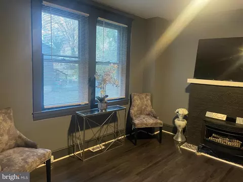 Living - 4220 Hamilton Ave, Baltimore, MD 21206 photo 1 of 1