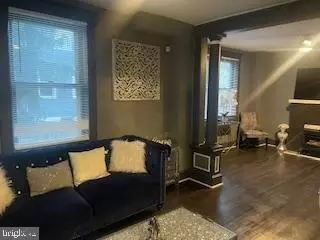 Entry Way - 4220 Hamilton Ave, Baltimore, MD 21206 photo 5 of 11