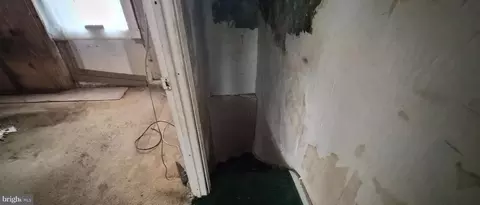 Entry Way - 1106 E Biddle St, Baltimore, MD 21202 photo 6 of 16