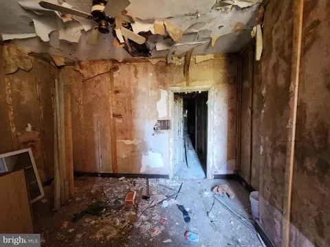 Entry Way - 1807 E North Ave, Baltimore, MD 21213 photo 5 of 9